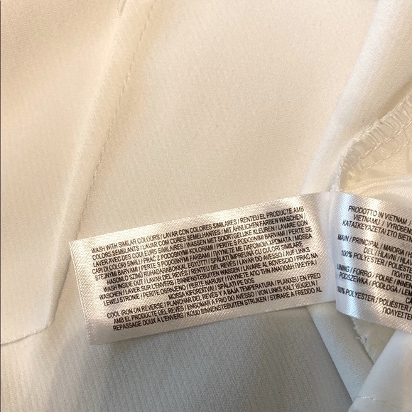 Primark Women’s White Trousers with Lightweight Fabric and Tailored Silhouette - Picture 7 of 10